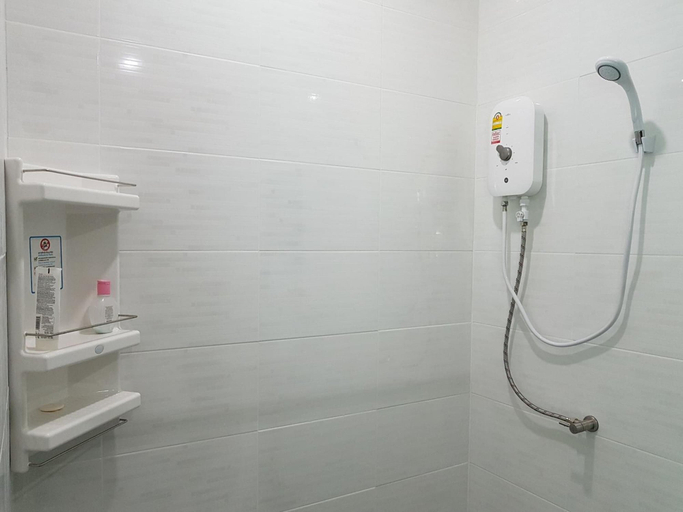 Bathroom 4, Koh Mook Hostel, Kantrang