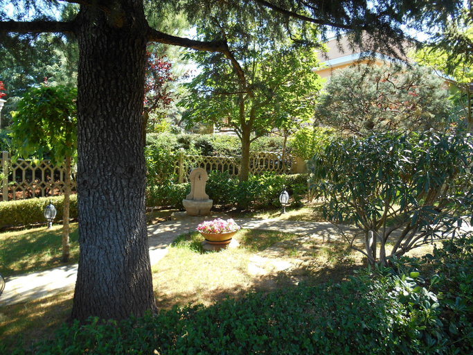 Others 5, Villa Palmisani, Bari