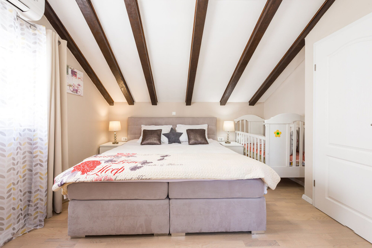 Bedroom 2, Luxury House Anita in old Town Cavtat-beachfront, Konavle