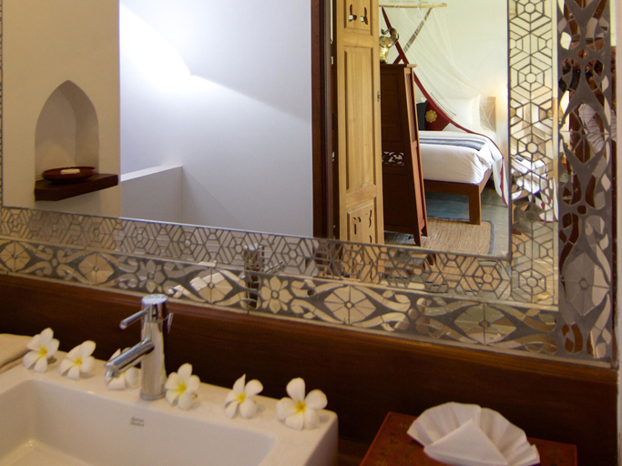 Bathroom 5, Blue Bird Hotel, Myingyan