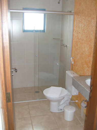 Bathroom 4, Hotel Rafeli, Boituva
