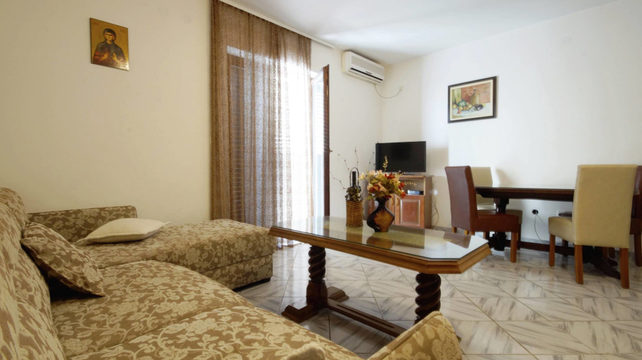 Bedroom 2, Apartments Glomazic