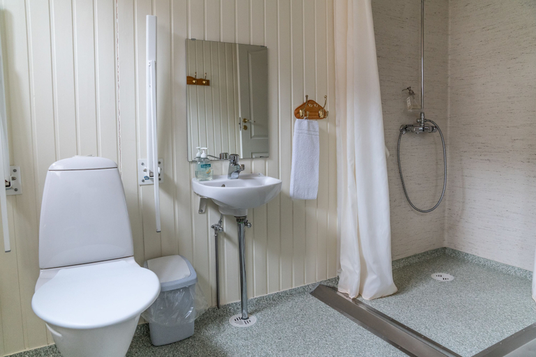 Bathroom 3, Guesthouse Isafjordur Gamla, Ísafjarðarbær