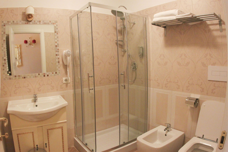 Bathroom 4, La Reggia dei Principi, Roma