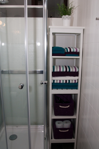Bathroom, Centerspot Apartments, Reykjavík