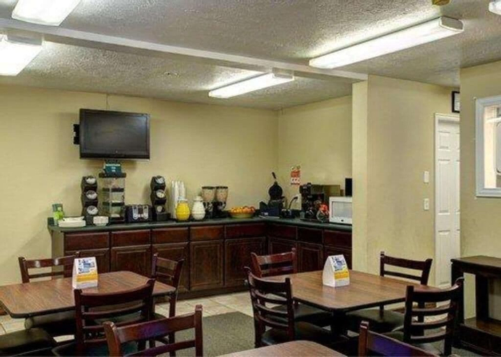 Food & Drinks, Cathedral Valley Inn, Wayne
