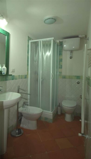 Bathroom 3, Bed and Breakfast Via Della Piazza, L'Aquila