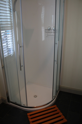 Bathroom 4, The Tasmanian Inn, Hobart