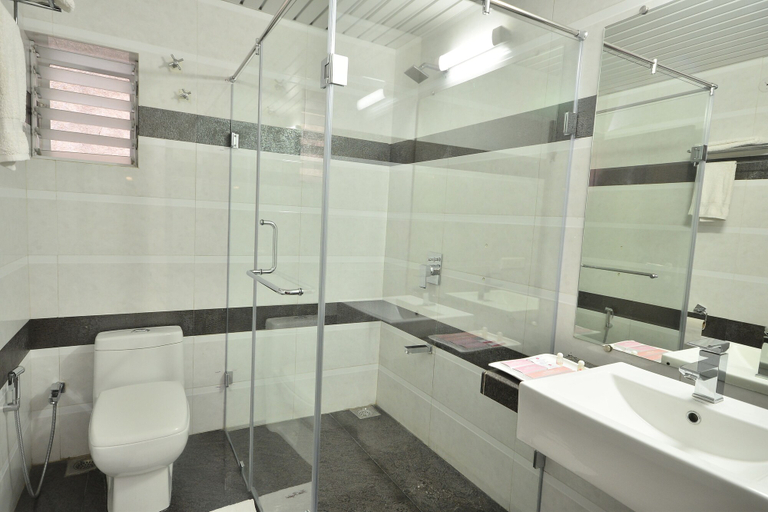 Bathroom 4, Hotel The Sentosa, Rajkot