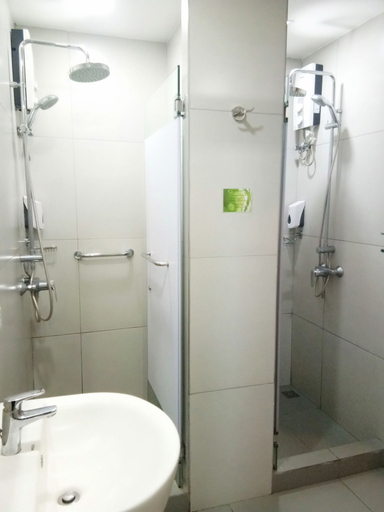 Bathroom 4, Studio 89 Katipunan QC, Quezon City