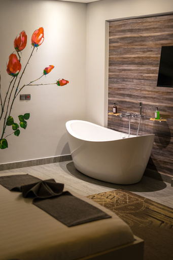 Bathroom 4, Urbano Hotel, Accra