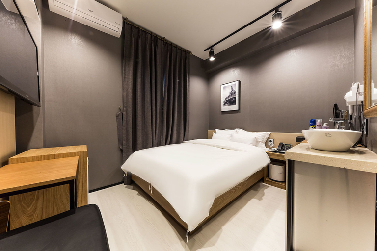 Bedroom 4, Raha, Dong-daemun