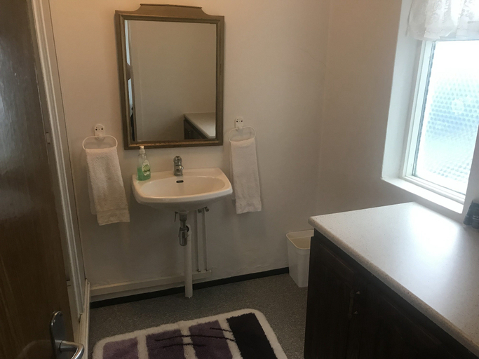 Bathroom 3, Guesthouse Básar, Grímseyjarhreppur