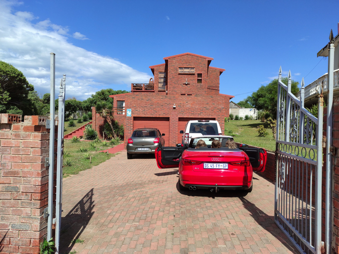 Exterior & Views 2, Beachfront Villa Africa Queen Jeffreys, Cacadu