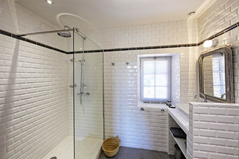 Bathroom 5, Les Hauts de Saint Vincent, Dordogne