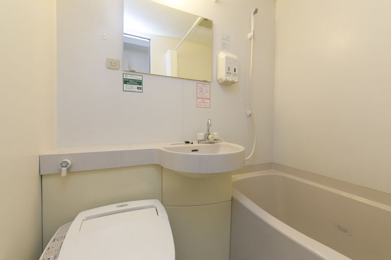 Bathroom 4, R&B Hotel Kobe Motomachi, Kobe