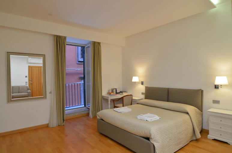 Bedroom 4, La Strada Parlata, Napoli