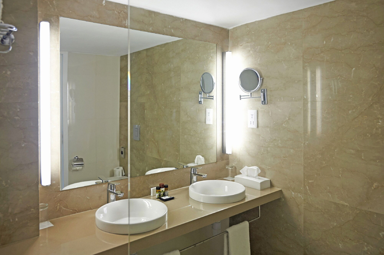 Bathroom 4, Sunrise Beach Hotel