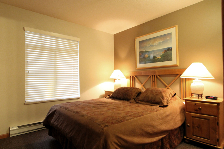 Bedroom 2, Sunpath Condos by Whistler Retreats, Squamish-Lillooet