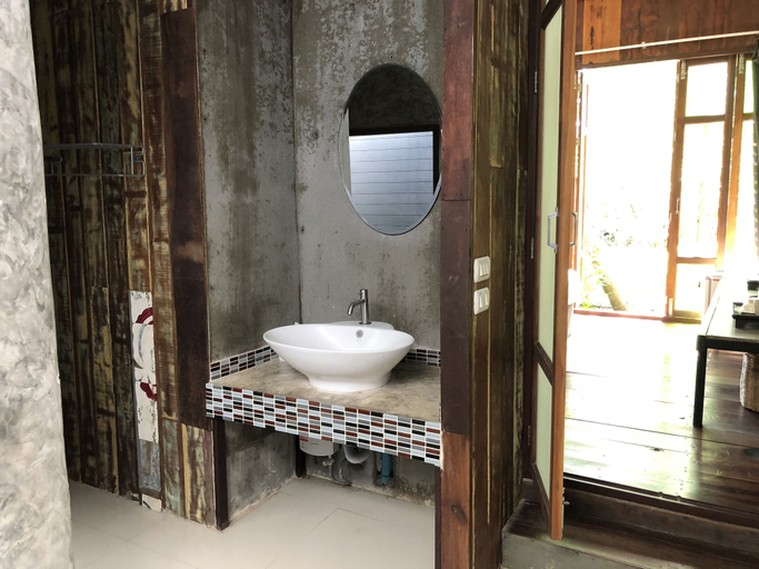 Bathroom 4, ChababaanCham Resort, Amphawa