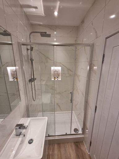 Bathroom 3, Hotel CG London, London