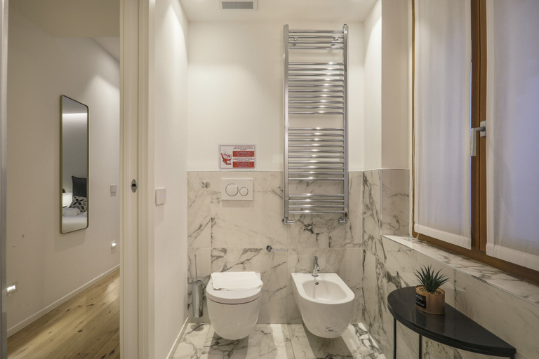Bathroom 4, Milan Luxury Gem, Milano