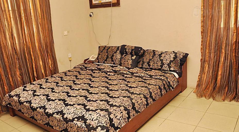 Bedroom 2, Golden King Apartment Hotel, Amuwo Odofin