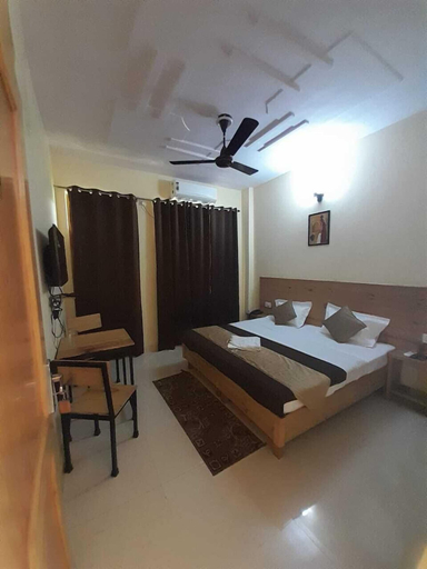 Bedroom 4, Hotel Krishna Rishikesh, Garhwal