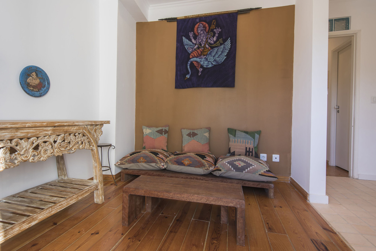 Others 5, A Pearl in Graceland, Lisbon
