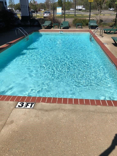 Sport & Beauty, Cypress Inn, Saint Charles