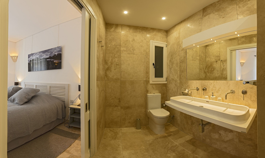 Bathroom 4, The Snop House