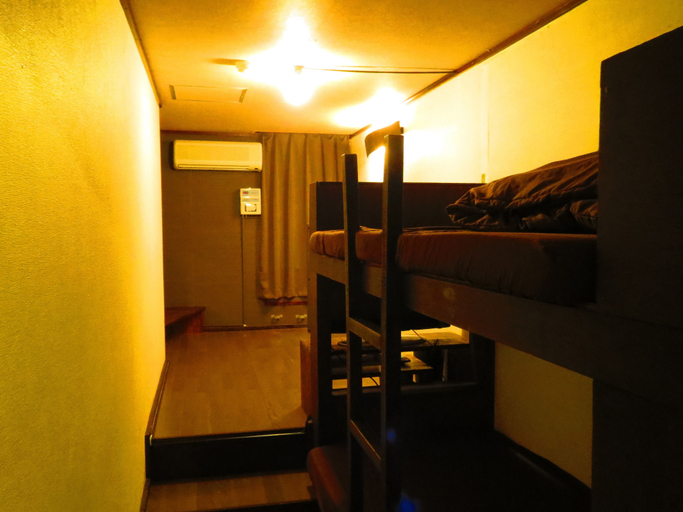 Bedroom 4, Stella Resort - Hostel, Naha