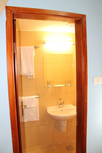 Bathroom 3, Dar Sitti Aziza, Bethlehem