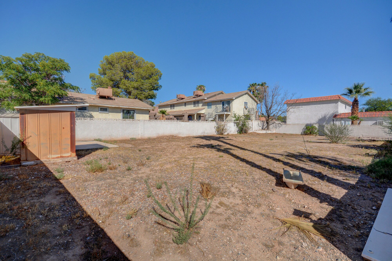 Exterior & Views 2, Luxurious 4BR House with Large Pool Near Strip, Clark