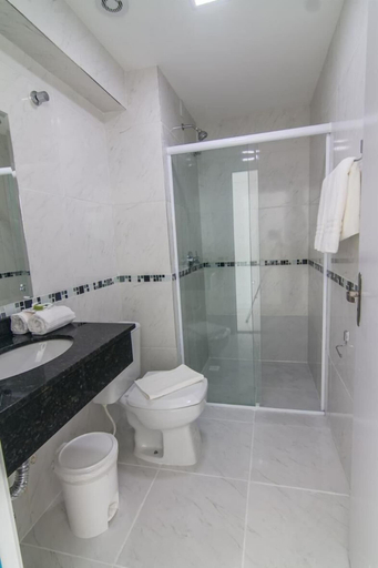 Bathroom 5, Itacolomi Hotel, Piçarras