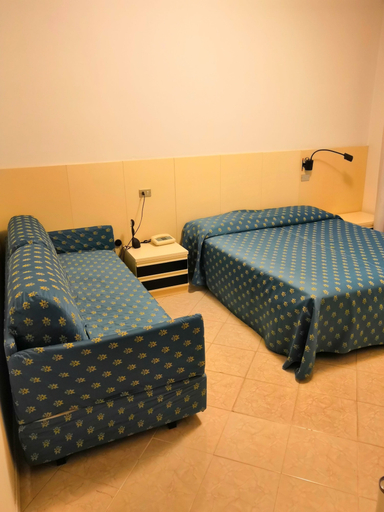 Bedroom 2, Hotel Villa Mary, Savona