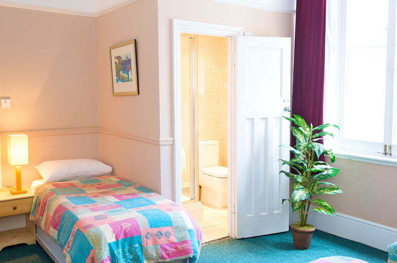 Bedroom 2, Curzon House Hotel, London