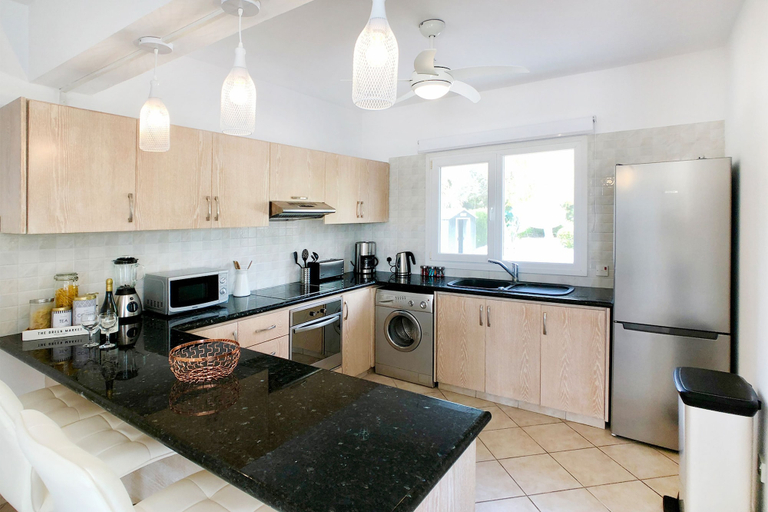 Others 5, Villa Silverline