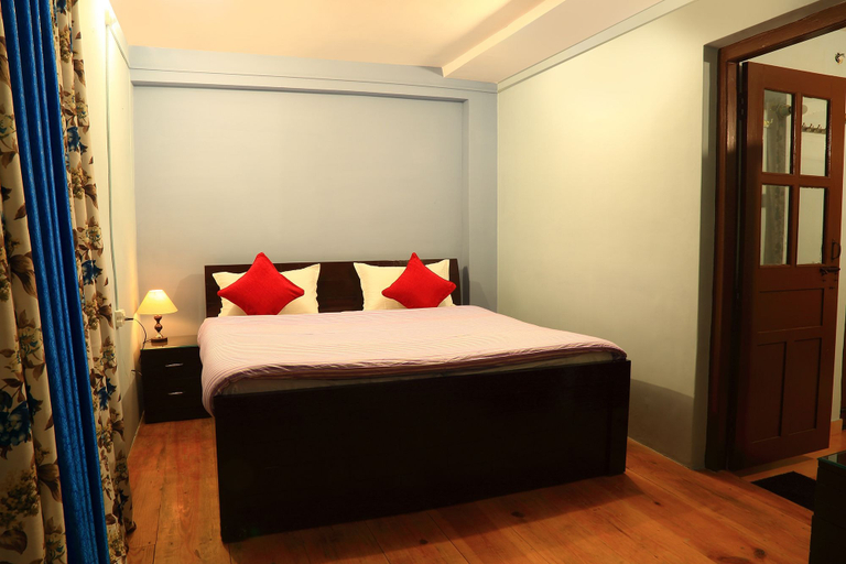 Bedroom 3, Chirping Orchard, Mukteshwar, Nainital