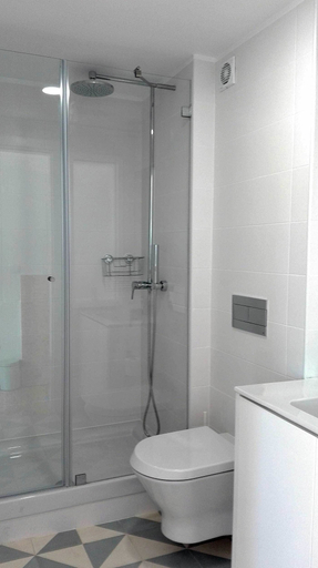 Bathroom 3, Tejo River by Apartments Alfama, Lisbon