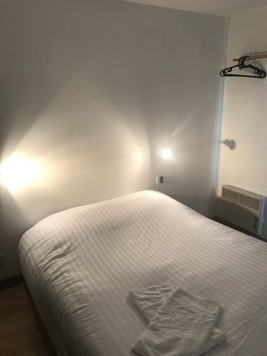 Bedroom 4, Le Salin, Manche