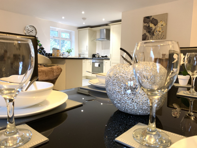 Food & Drinks 4, Grand Central Executive Apartments, Derby
