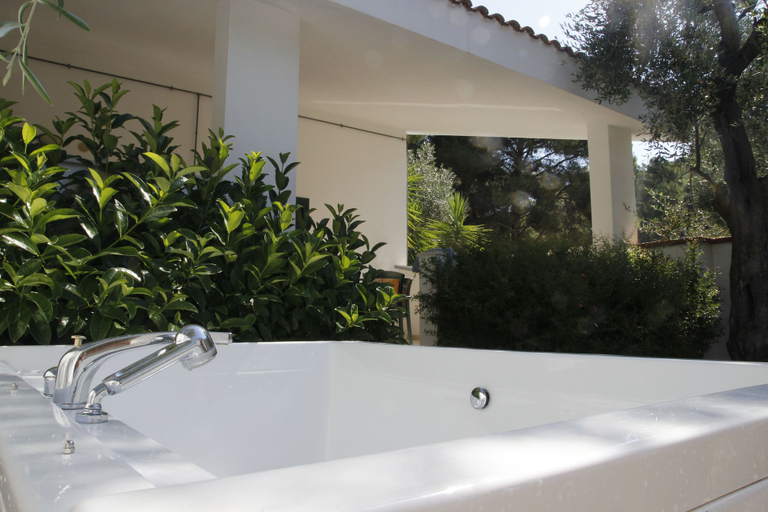 Bathroom 5, Gattarella Resort, Foggia