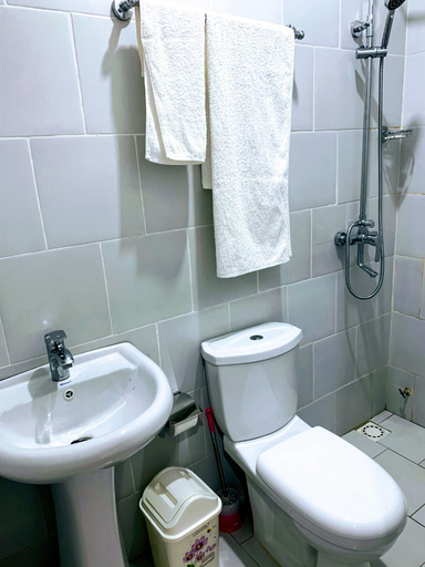 Bathroom 3, Woodpecker Resort, Kombo Saint Mary