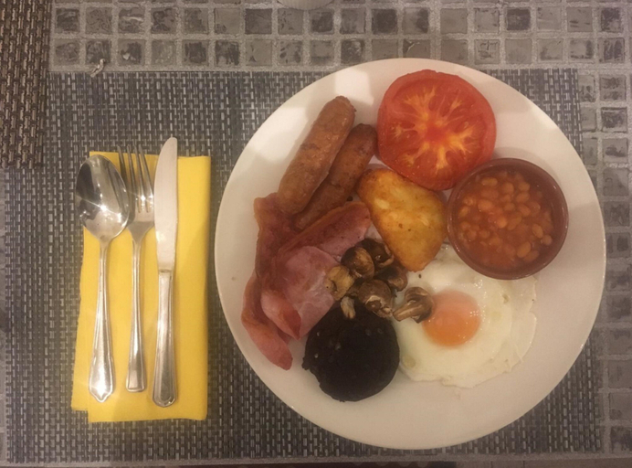 Food & Drinks 5, Devonshire House Hotel, Sefton