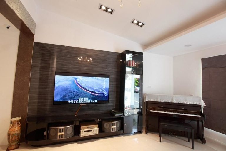 Others 5, Apple House, Hualien