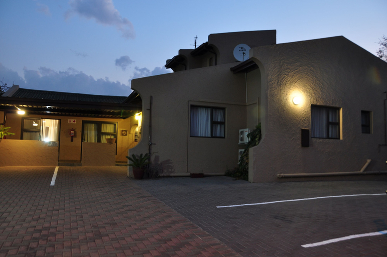 Exterior & Views 2, Woodpecker's Inn, Ekurhuleni