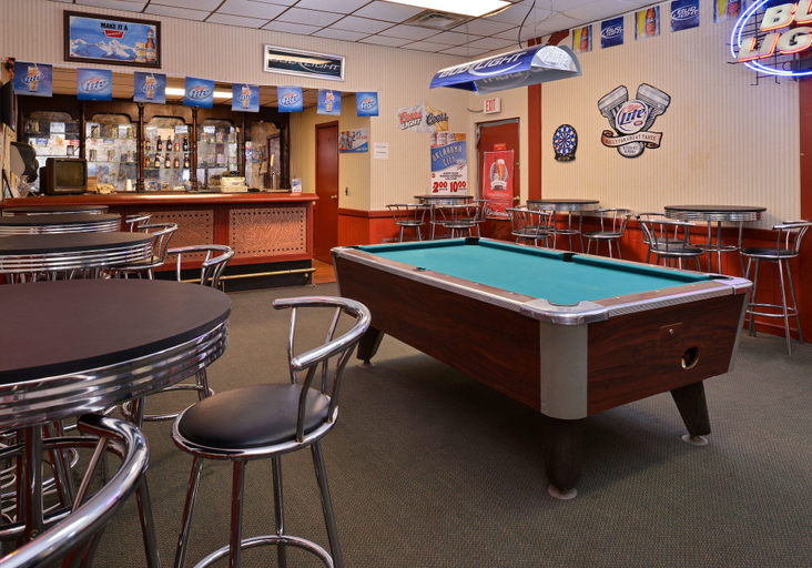 Food & Drinks 5, Castle Inn & Suites Anadarko, Caddo