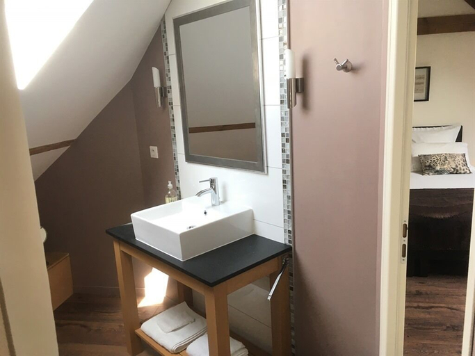 Bathroom 5, Au Coeur Des Hôtes, Nord