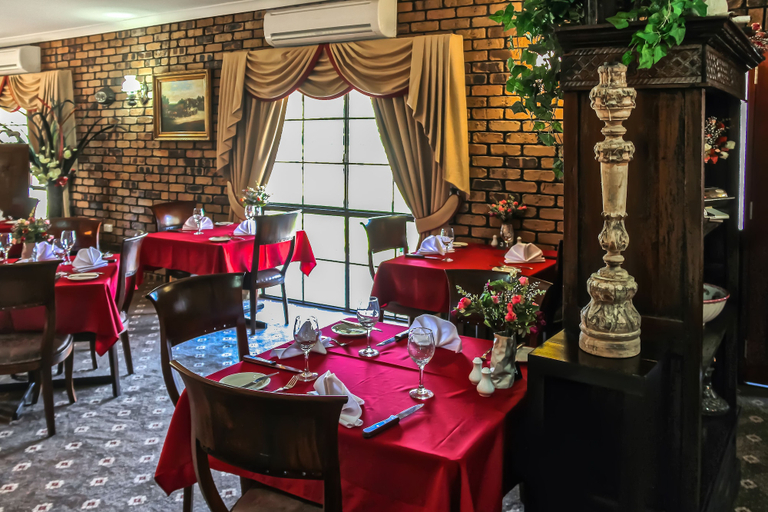 Food & Drinks 5, Overlander Homestead Motel, Roma